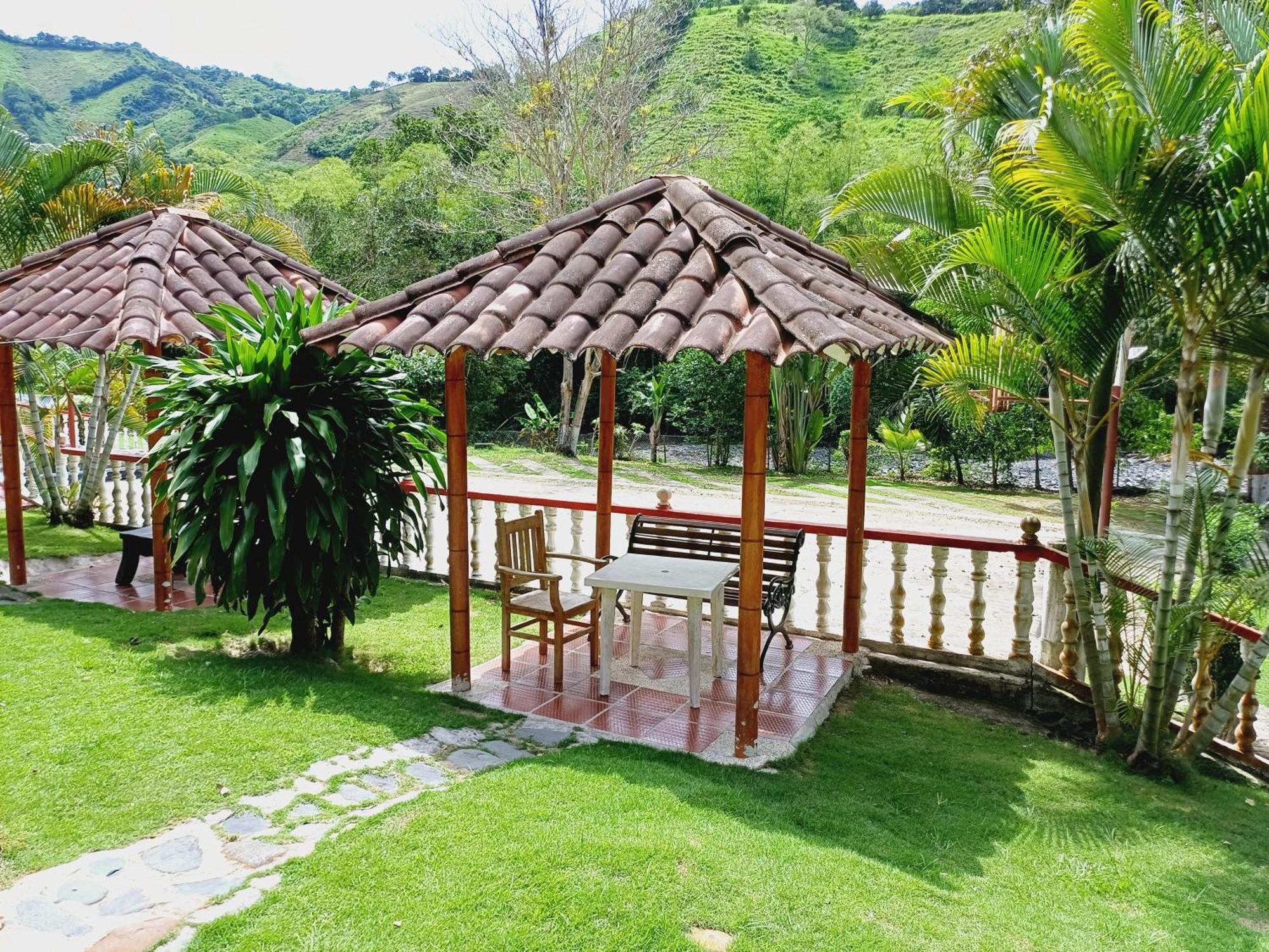 Hotel Campestre La Gaitana Tobia Exterior photo
