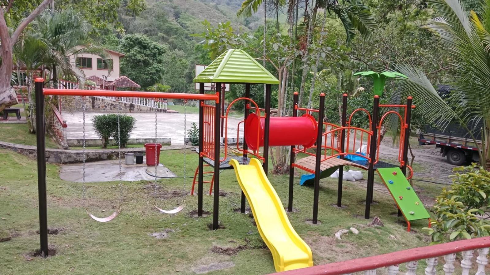Hotel Campestre La Gaitana Tobia Exterior photo