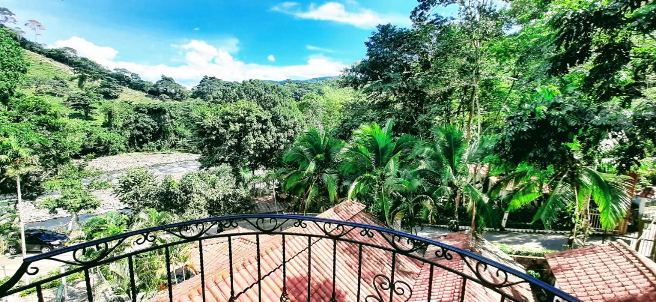 Hotel Campestre La Gaitana Tobia Exterior photo